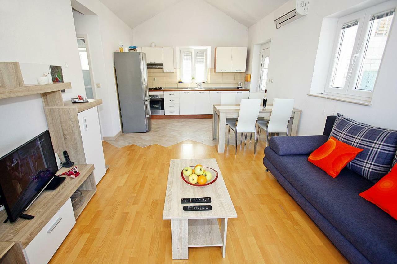 פוצ'ישצ'ה Apartmani Nila מראה חיצוני תמונה